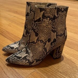 Sam Edelman Snake Skin Pointy Toe Booties Boots High Block Heels Size 8